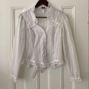 Vintage Prairie puffy blouse with pearls and lace